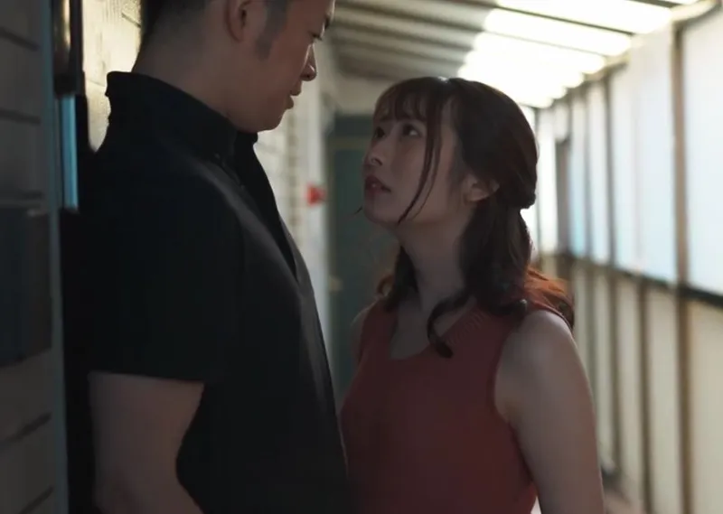 Người vợ mang thai, tôi bị nóng bỏng bởi bà xã nhà bên thường ở nhà một mình