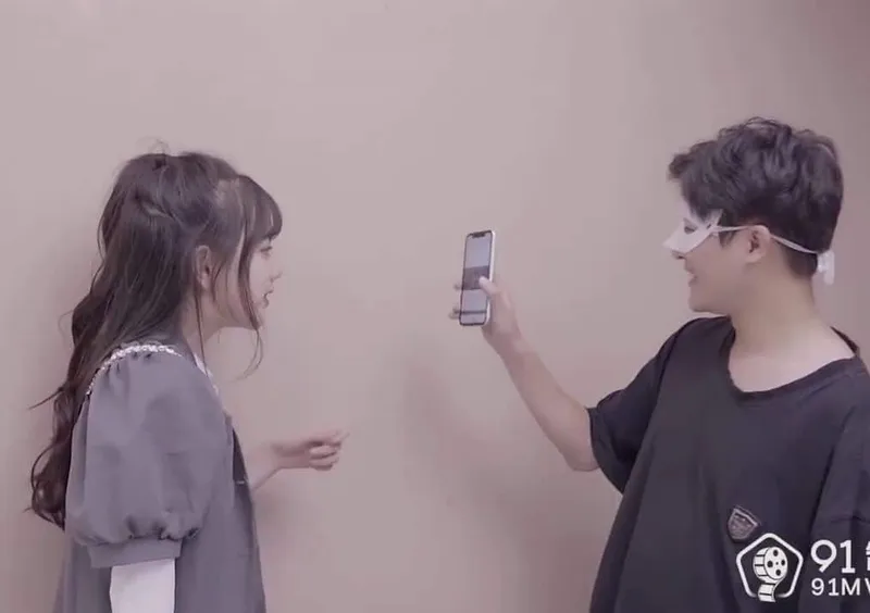 Tống nhân tình tình khi phát hiện clip thủ dâm trên điện thoại